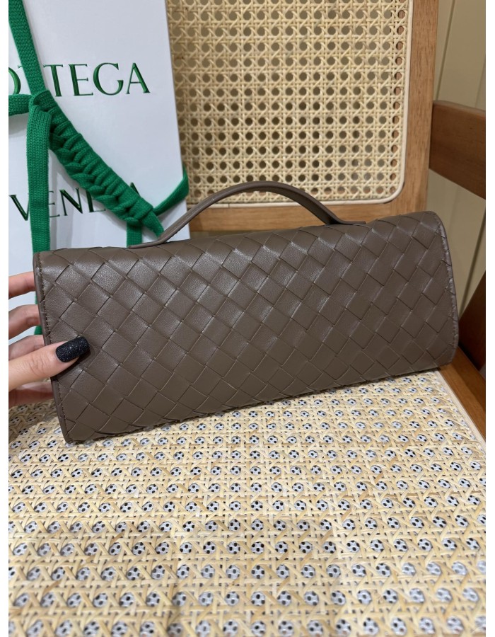 Andiamo Clutch BOTTEGA VENETA