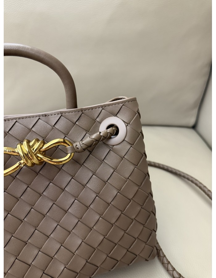 Andiamo piccola BOTTEGA VENETA