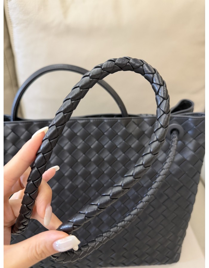 Andiamo grande BOTTEGA VENETA