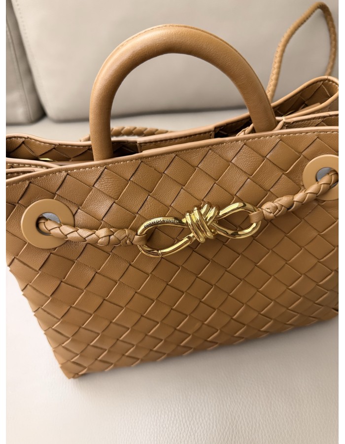 Andiamo piccola BOTTEGA VENETA