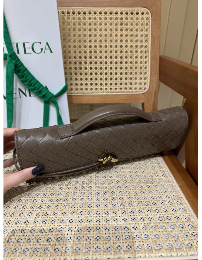 Andiamo Clutch BOTTEGA VENETA
