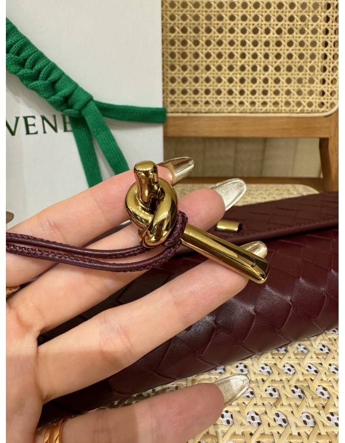 Andiamo Clutch BOTTEGA VENETA