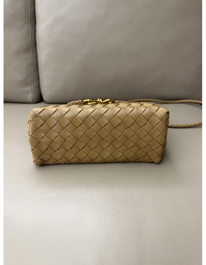 Andiamo piccola BOTTEGA VENETA