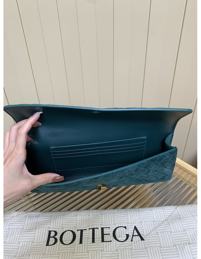 Andiamo Clutch BOTTEGA VENETA