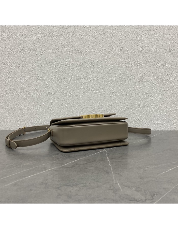 Borsa Teen Triomphe in pelle di vitello lucida CELINE