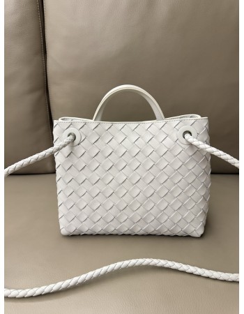 Andiamo piccola BOTTEGA VENETA