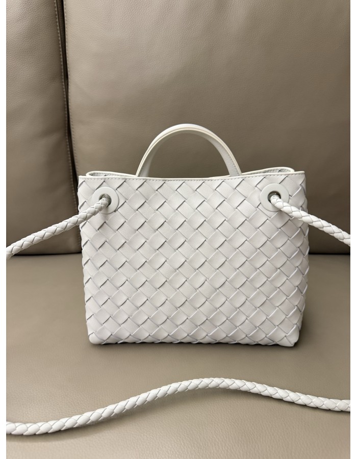 Andiamo piccola BOTTEGA VENETA
