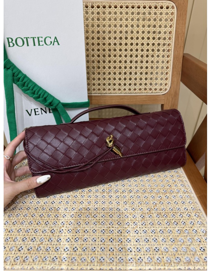 Andiamo Clutch BOTTEGA VENETA
