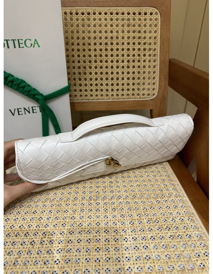 Andiamo Clutch BOTTEGA VENETA