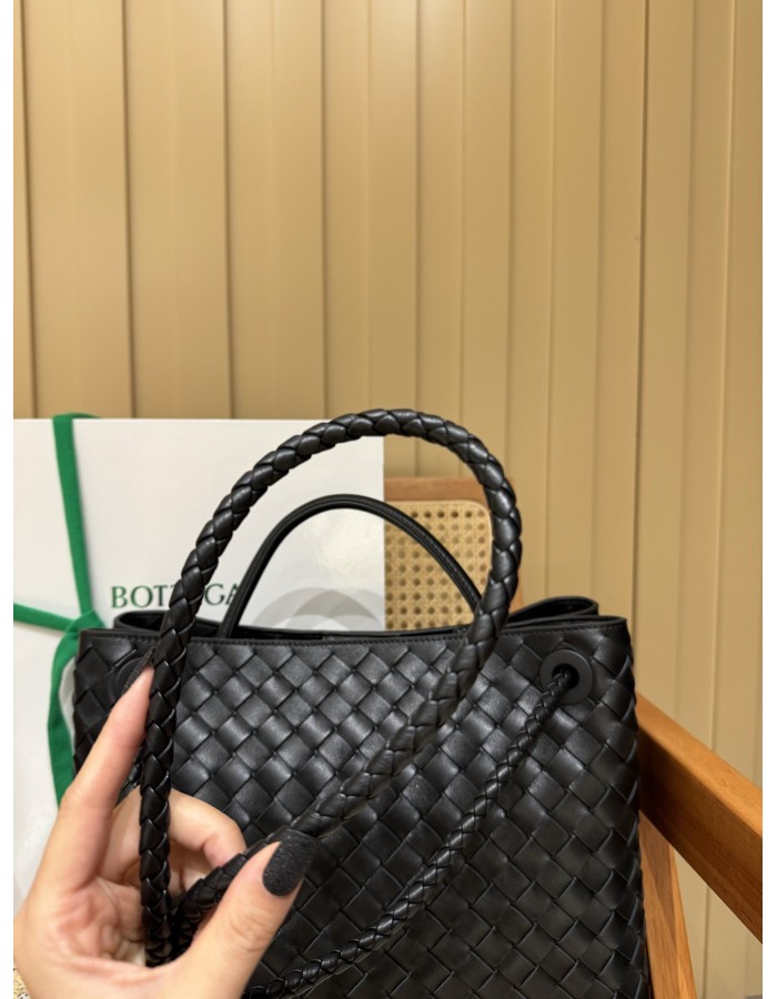 Andiamo BOTTEGA VENETA