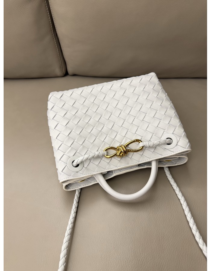 Andiamo piccola BOTTEGA VENETA