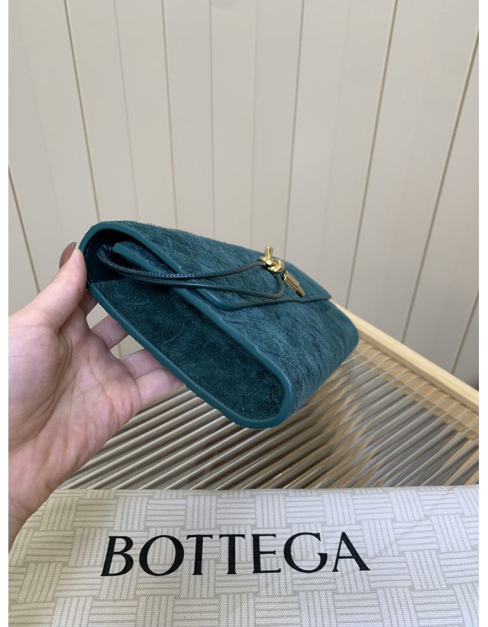 Andiamo Clutch BOTTEGA VENETA