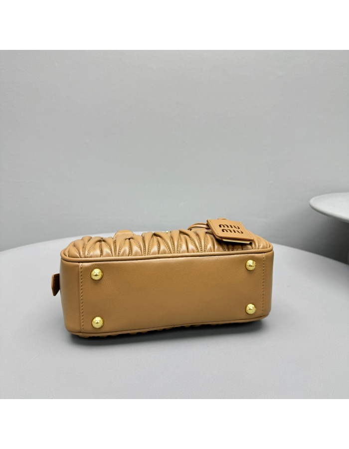 Borsa Arcadie in nappa matelassé MIUMIU