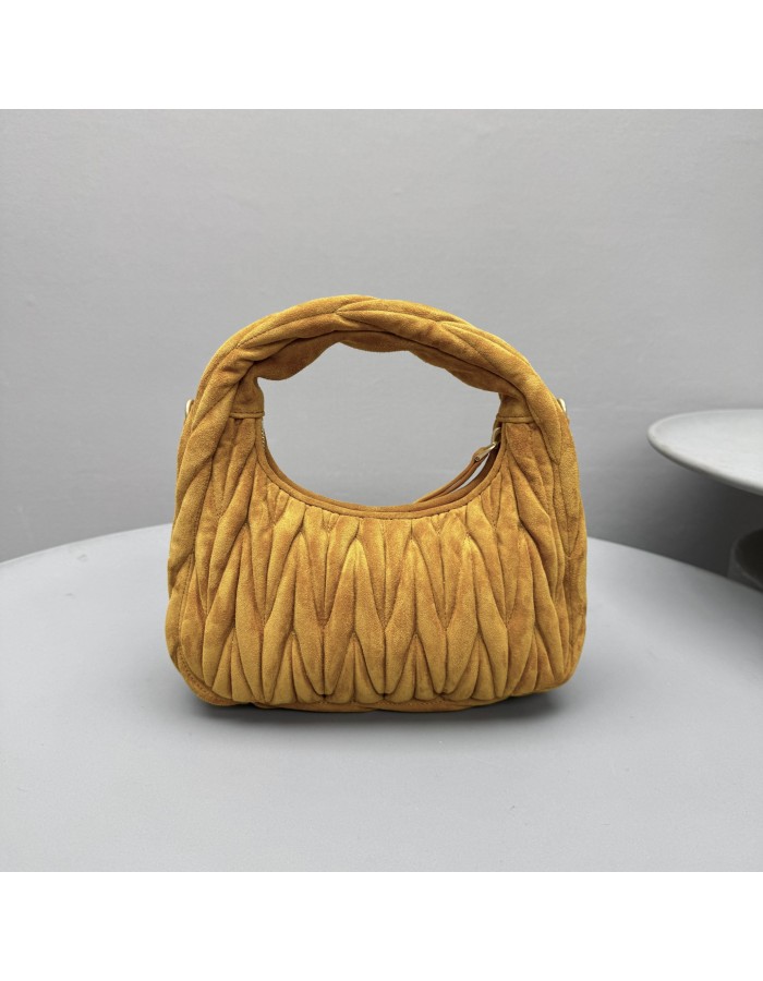 Borsa Wander in pelle scamosciata MIUMIU