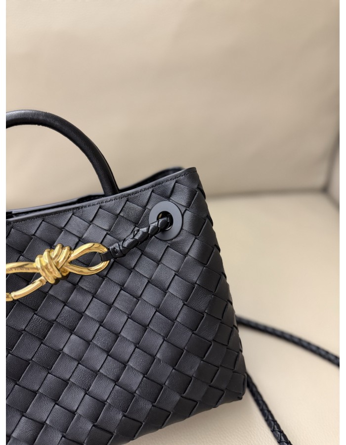 Andiamo piccola BOTTEGA VENETA