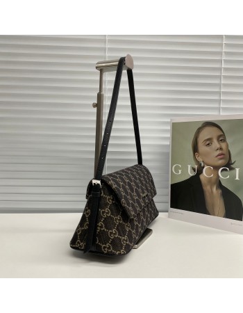 Borsa a spalla Madison misura media GUCCI