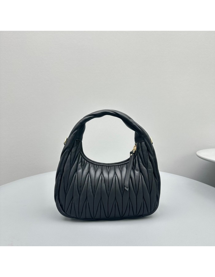 Borsa Wander in nappa matelassé MIUMIU