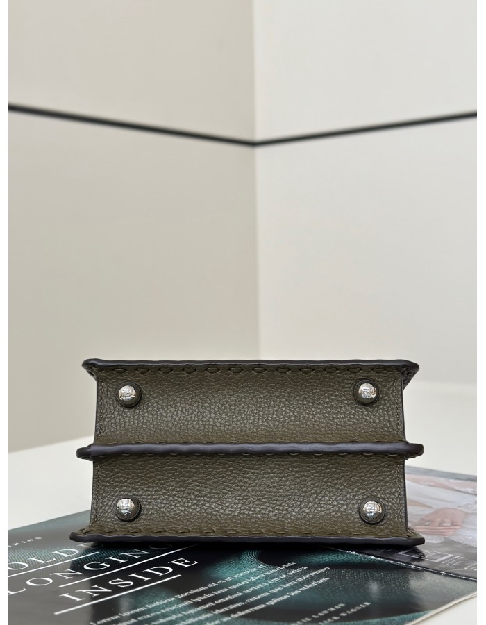 Peekaboo ISeeU Petite FENDI