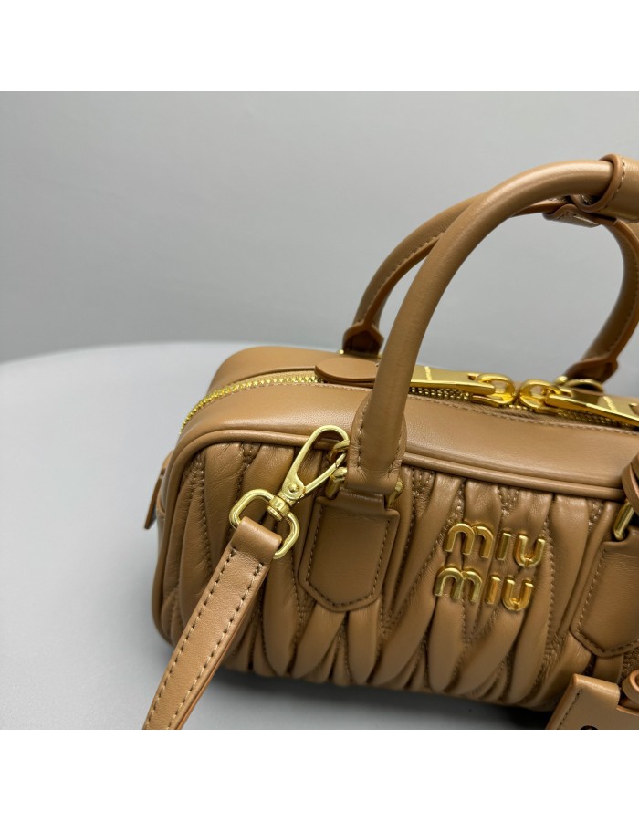 Borsa Arcadie in nappa matelassé MIUMIU