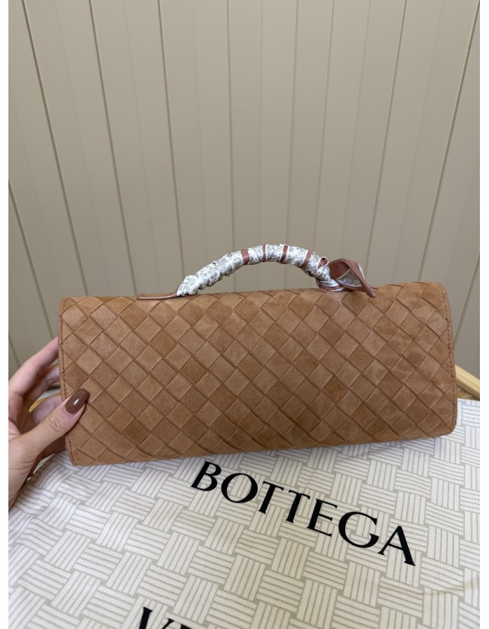 Andiamo Clutch BOTTEGA VENETA
