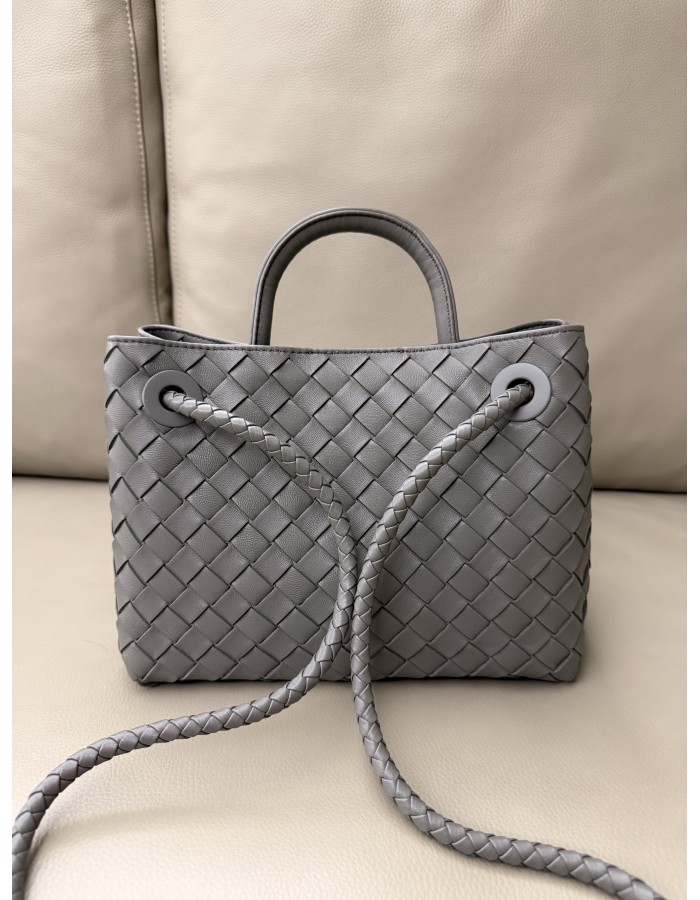 Andiamo piccola BOTTEGA VENETA