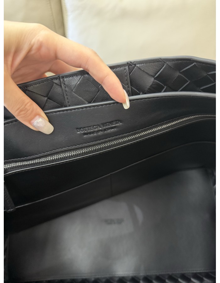 Andiamo grande BOTTEGA VENETA