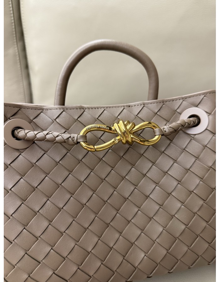 Andiamo piccola BOTTEGA VENETA