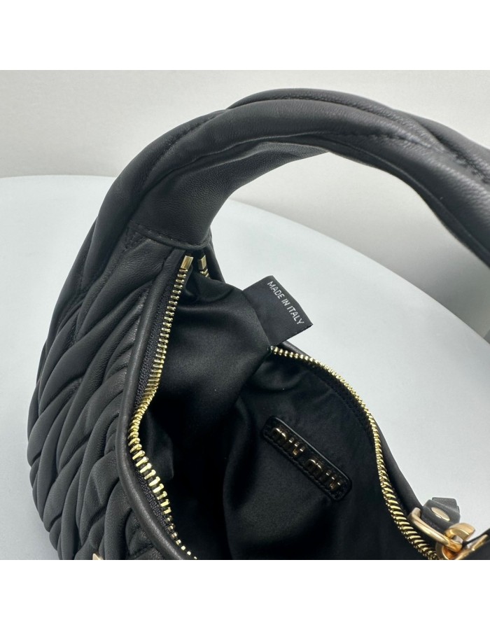 Borsa Wander in nappa matelassé MIUMIU
