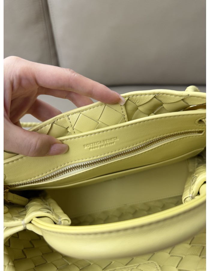 Andiamo piccola BOTTEGA VENETA