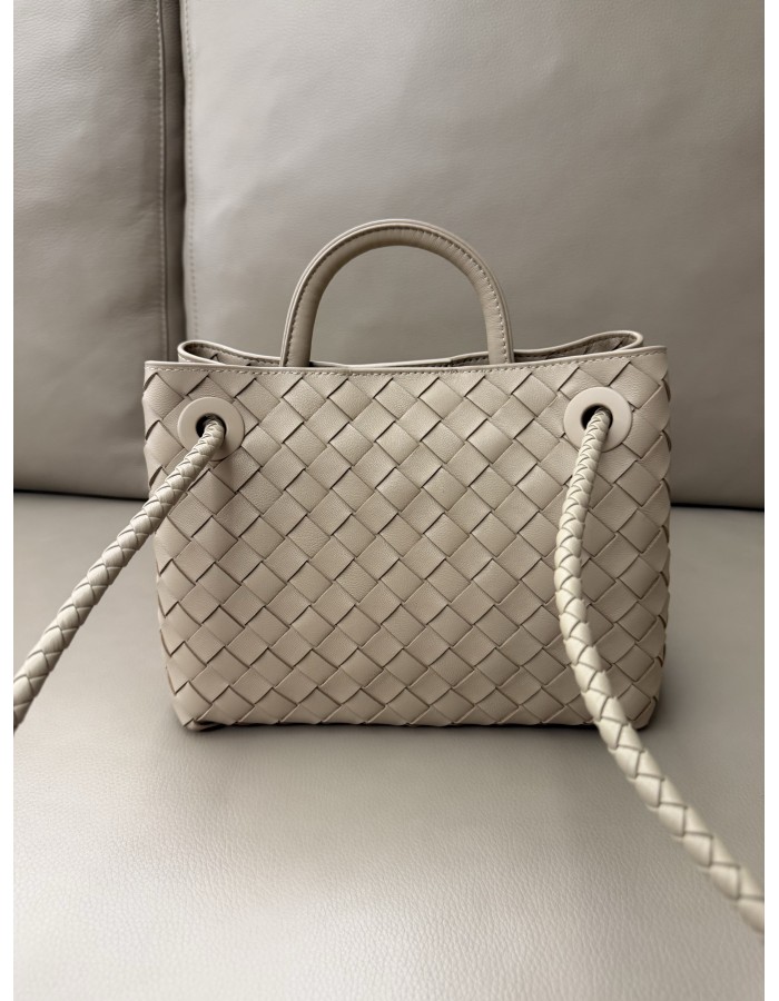 Andiamo piccola BOTTEGA VENETA