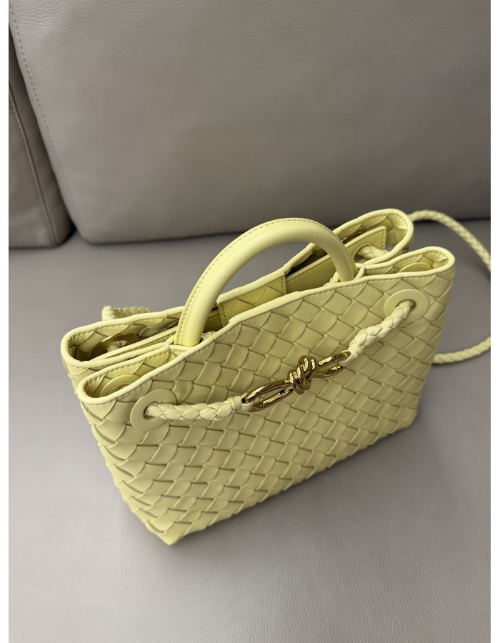 Andiamo piccola BOTTEGA VENETA