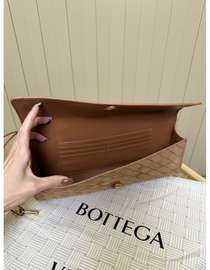 Andiamo Clutch BOTTEGA VENETA