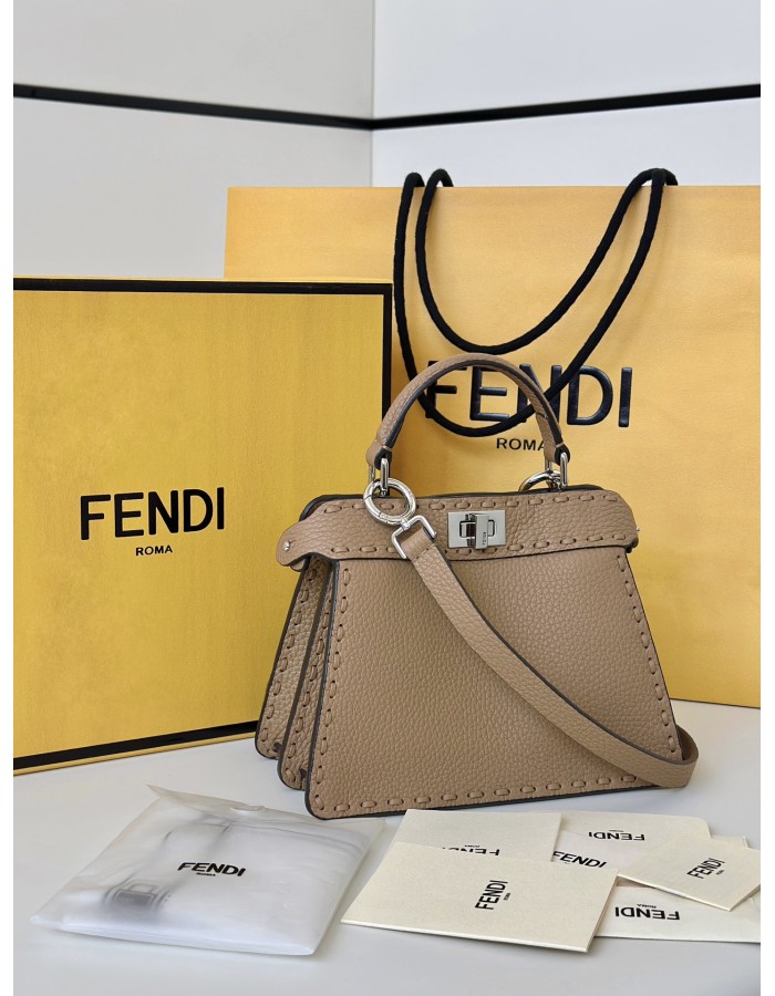Peekaboo ISeeU Petite FENDI