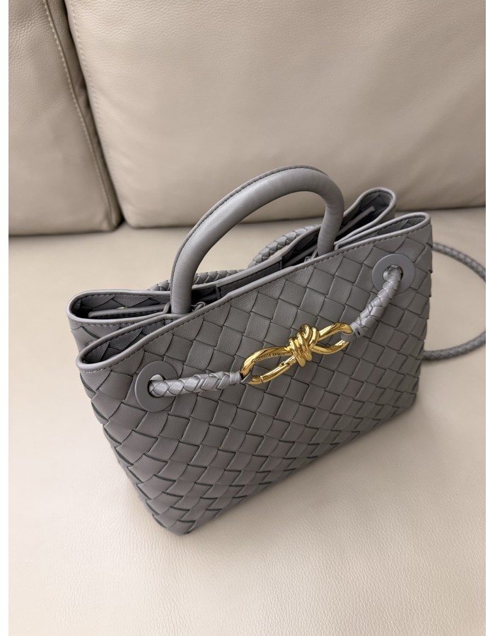 Andiamo piccola BOTTEGA VENETA