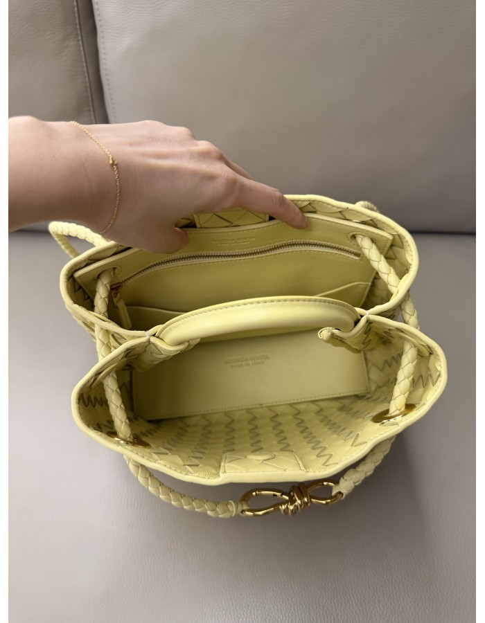 Andiamo piccola BOTTEGA VENETA