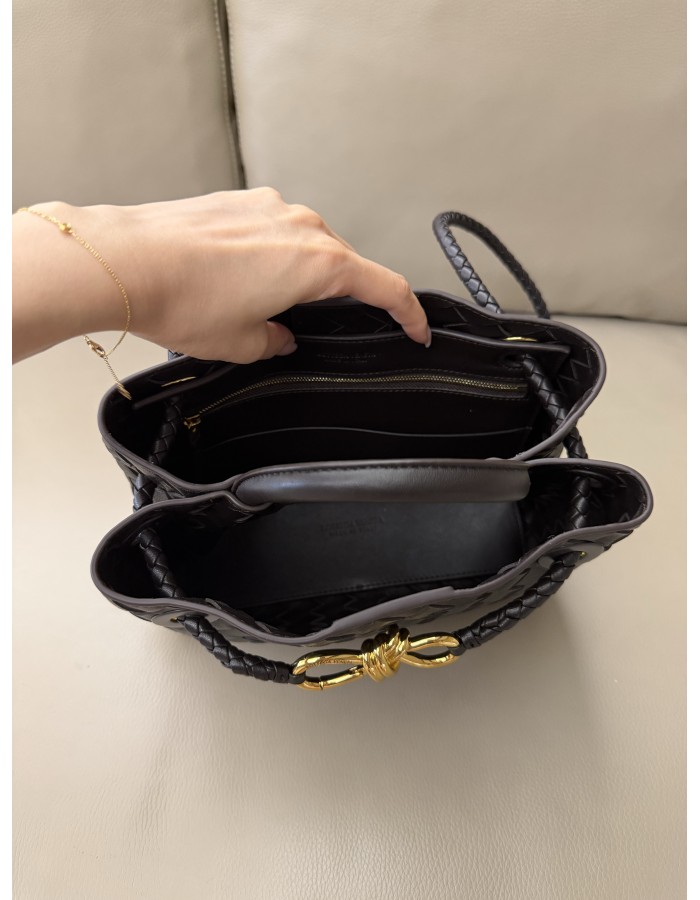 Andiamo piccola BOTTEGA VENETA
