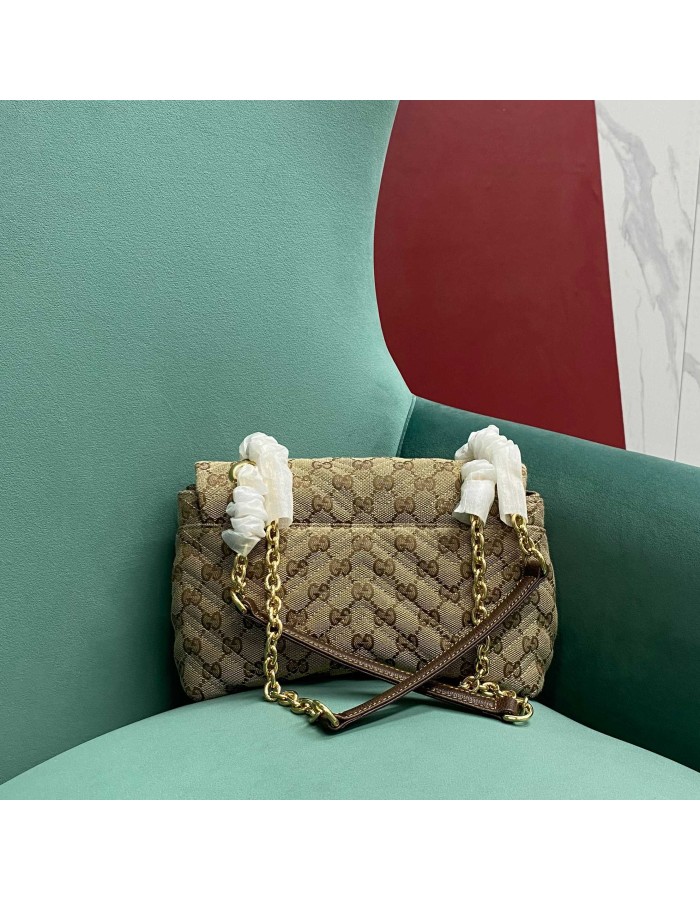 Borsa a spalla GG Marmont matelassé GUCCI
