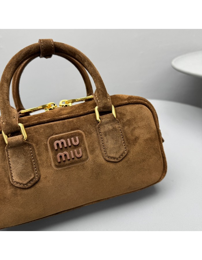 Borsa Arcadie in pelle scamosciata con imbottitura MIUMIU