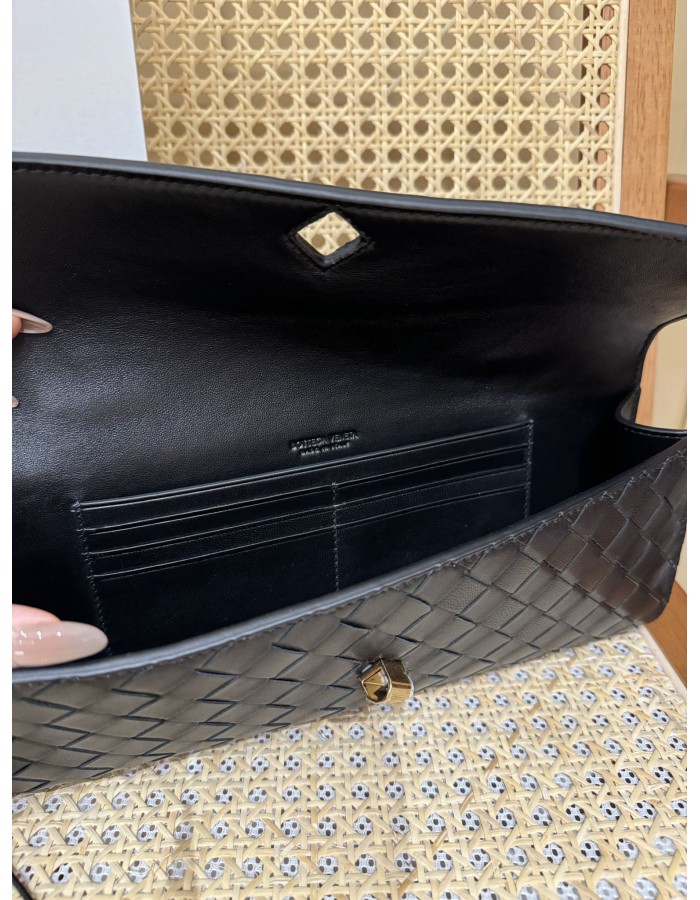 Andiamo Clutch BOTTEGA VENETA