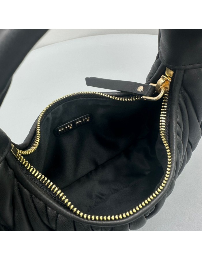 Borsa Wander in nappa matelassé MIUMIU