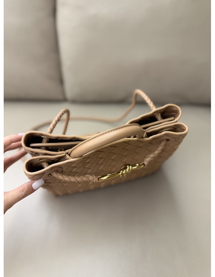 Andiamo piccola BOTTEGA VENETA