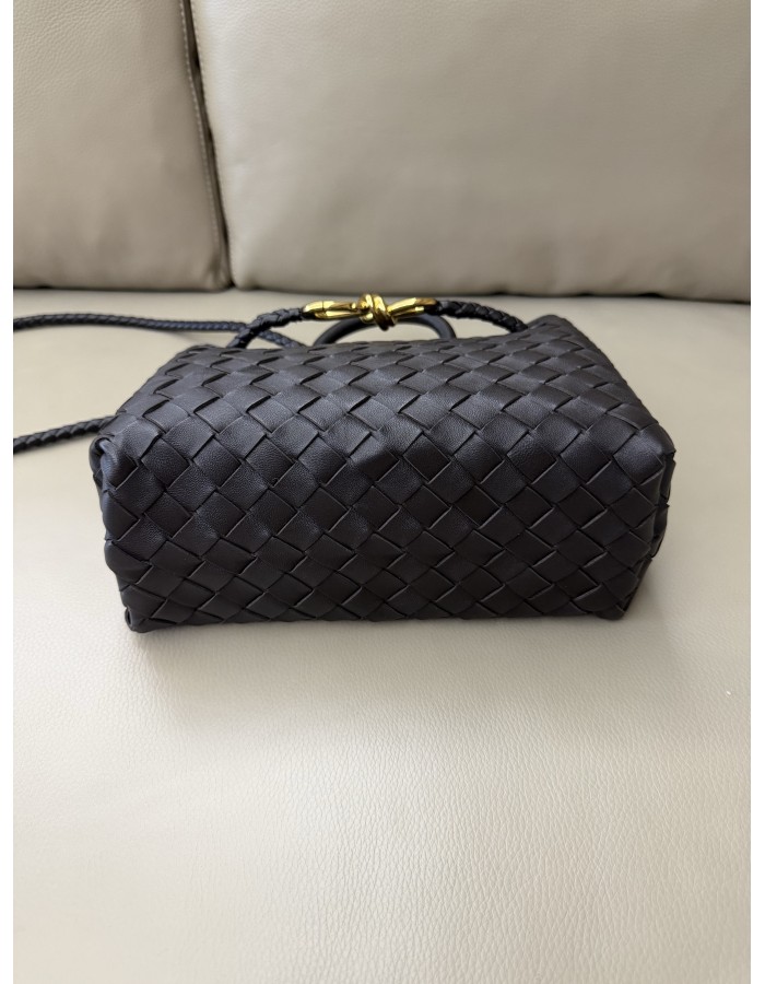 Andiamo piccola BOTTEGA VENETA