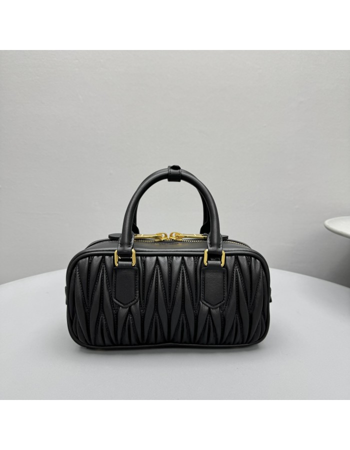 Borsa Arcadie in nappa matelassé MIUMIU