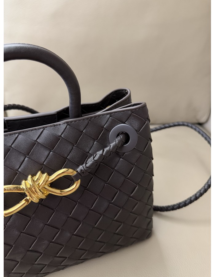 Andiamo piccola BOTTEGA VENETA