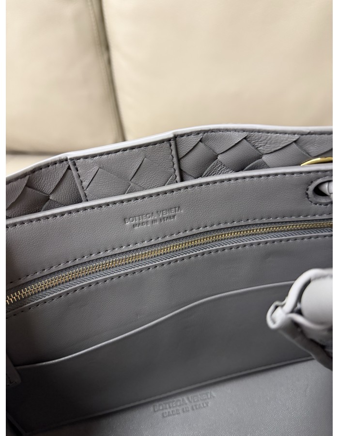 Andiamo piccola BOTTEGA VENETA
