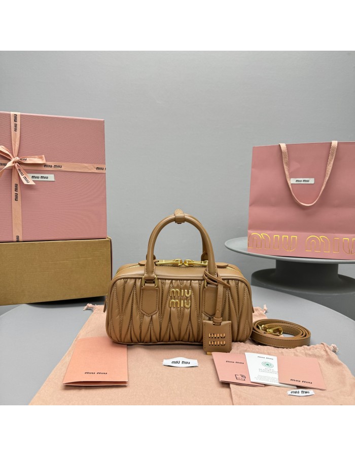Borsa Arcadie in nappa matelassé MIUMIU