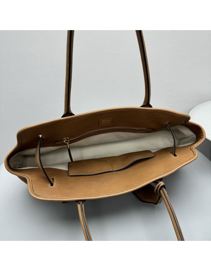 Borsa Aventure in nappa MIUMIU
