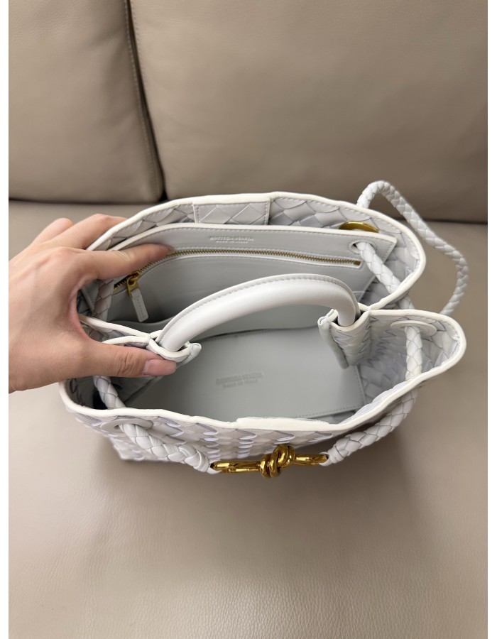 Andiamo piccola BOTTEGA VENETA