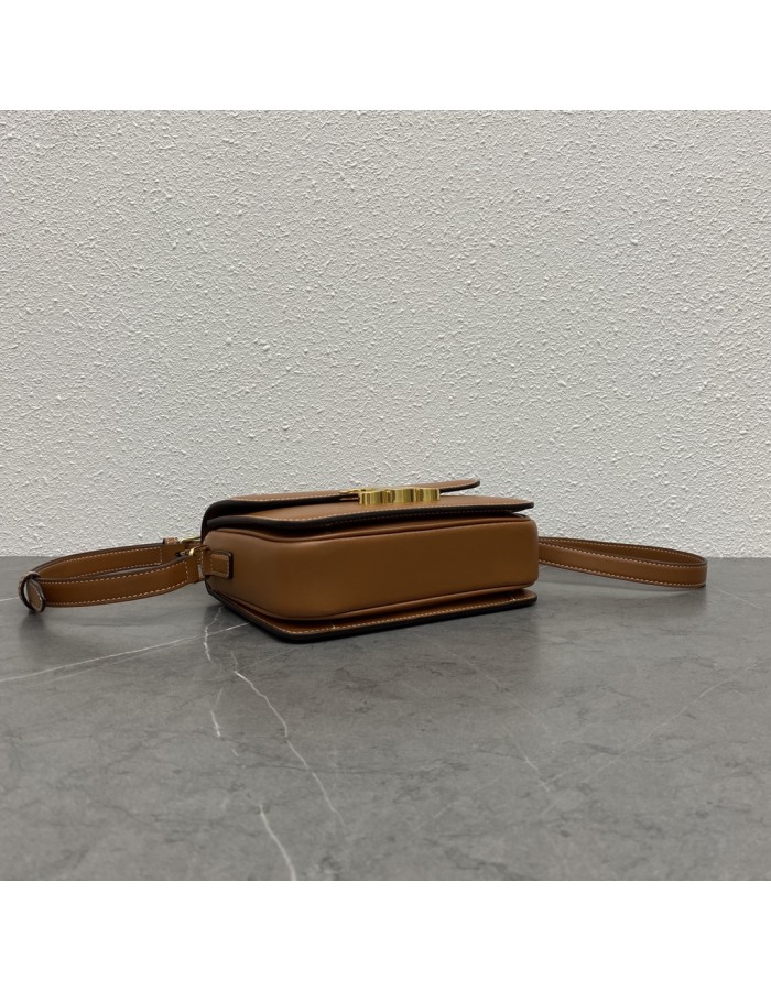 Borsa Teen Triomphe in pelle di vitello lucida CELINE