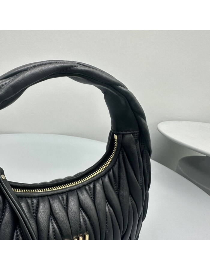 Borsa Wander in nappa matelassé MIUMIU